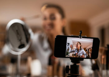 TikTok, Instagram & Co.: So glamourös sieht der Alltag der Stars wirklich aus