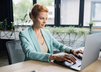 Astro-Trends: Wie die Sterne deinen Stil und deine Karriere beeinflussen